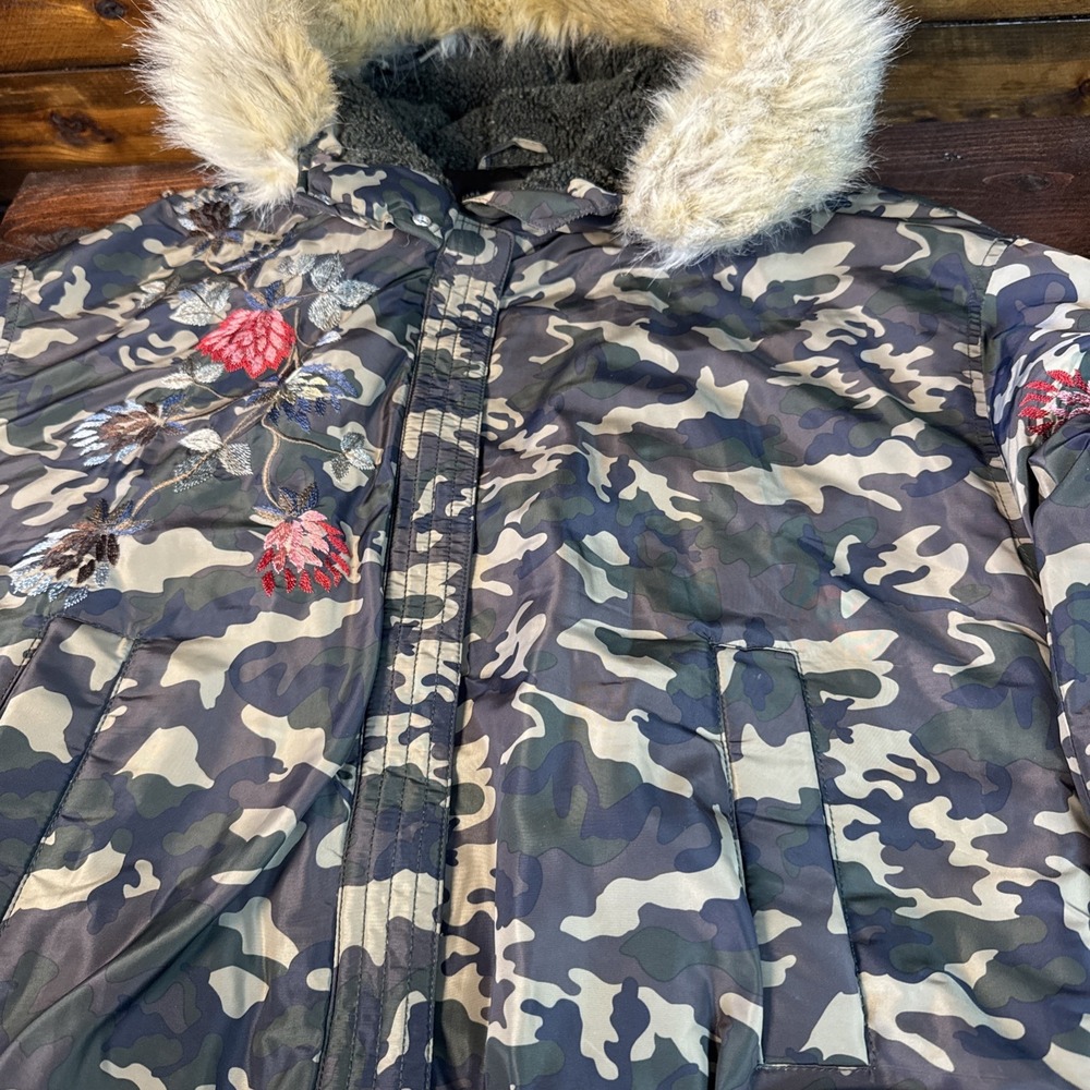 Zara Trafaluc Camouflage Floral Embroidered Hooded‎ Zip Off Fur Coat Womens XS - Picture 6 of 13